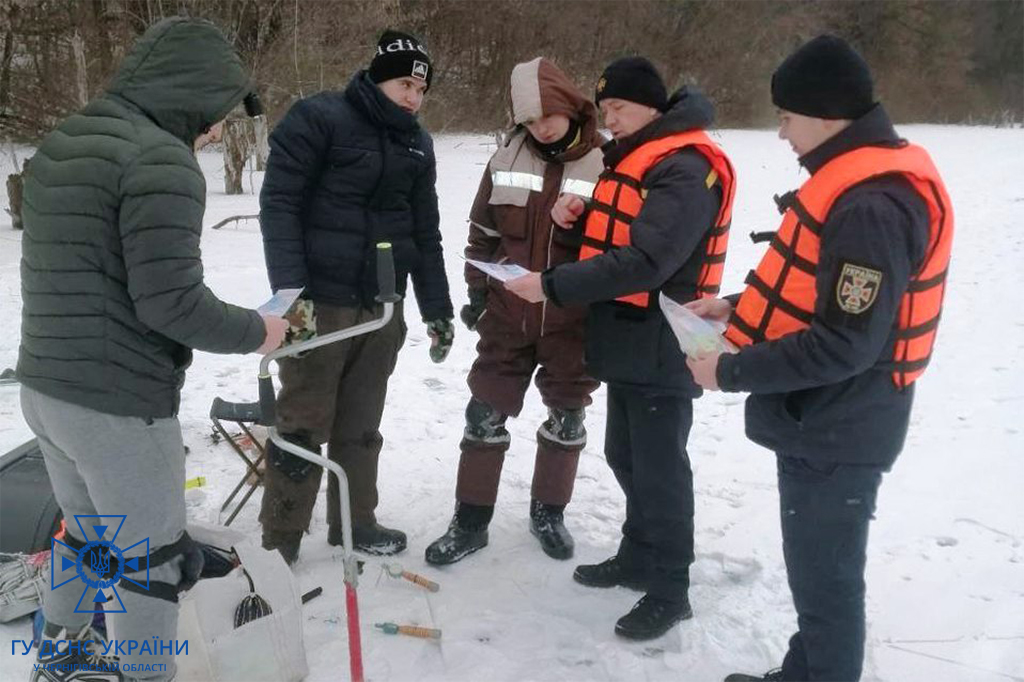  Прилуцькі рятувальники нагадали рибалкам основні правила безпеки